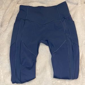 Like New LuluLemon Women’s All The Right Places Legging size 6